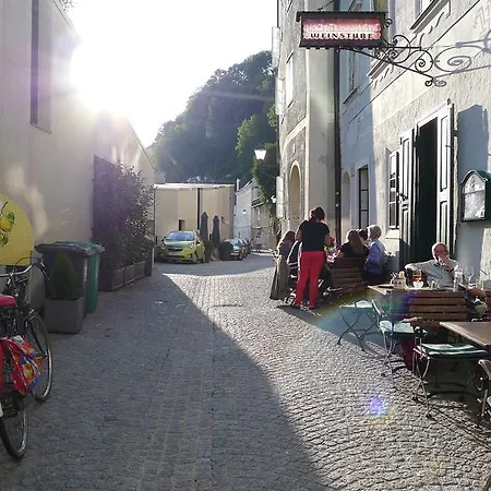 Artist's Altstadt-apartment *
